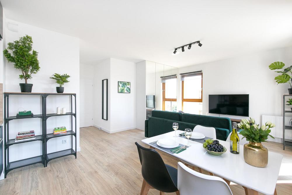 Appartamento Apartament Black Zajezdnia Wrzeszcz Danzica Esterno foto
